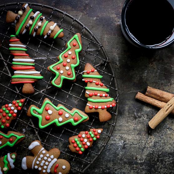 Peberkager - klassisk opskrift på krydrede julesmåkager med pynt