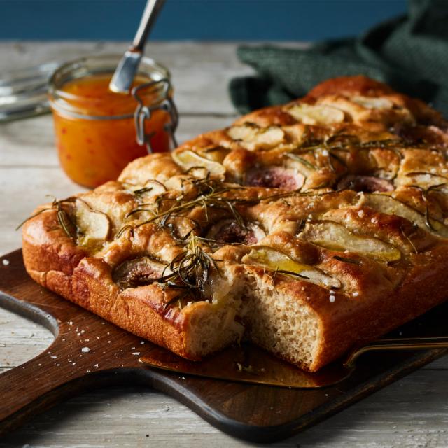 Focaccia with pears and figs